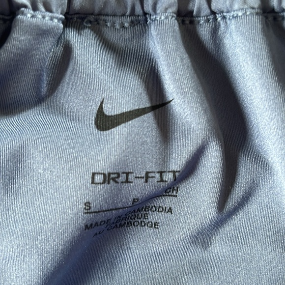 Nike shorts - Picture 3 of 4